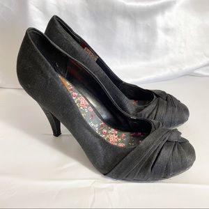 ROCKET DOG black wrap toe detail shantung fabric 4” heel pump shoe 8 1/2